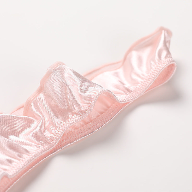 Slip romantico e lucido in raso a vita alta. Acquista 3 e ricevi 1 GRATIS!