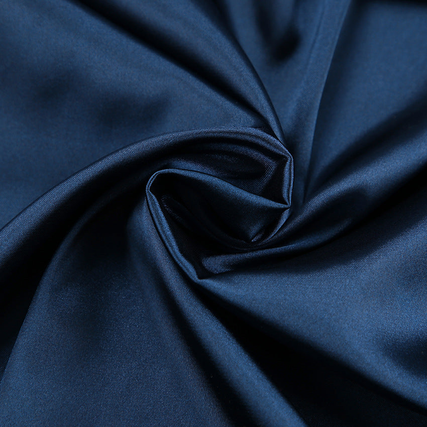 Sussurro Notturno – Completo Lounge in Raso e Piume ADEA