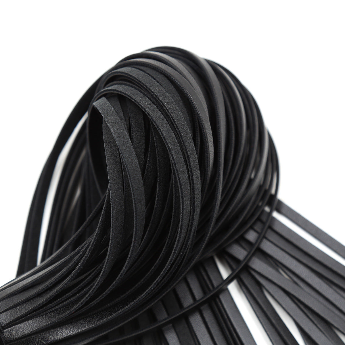 Dominion Whip – Elegance and Power in Genuine Leather