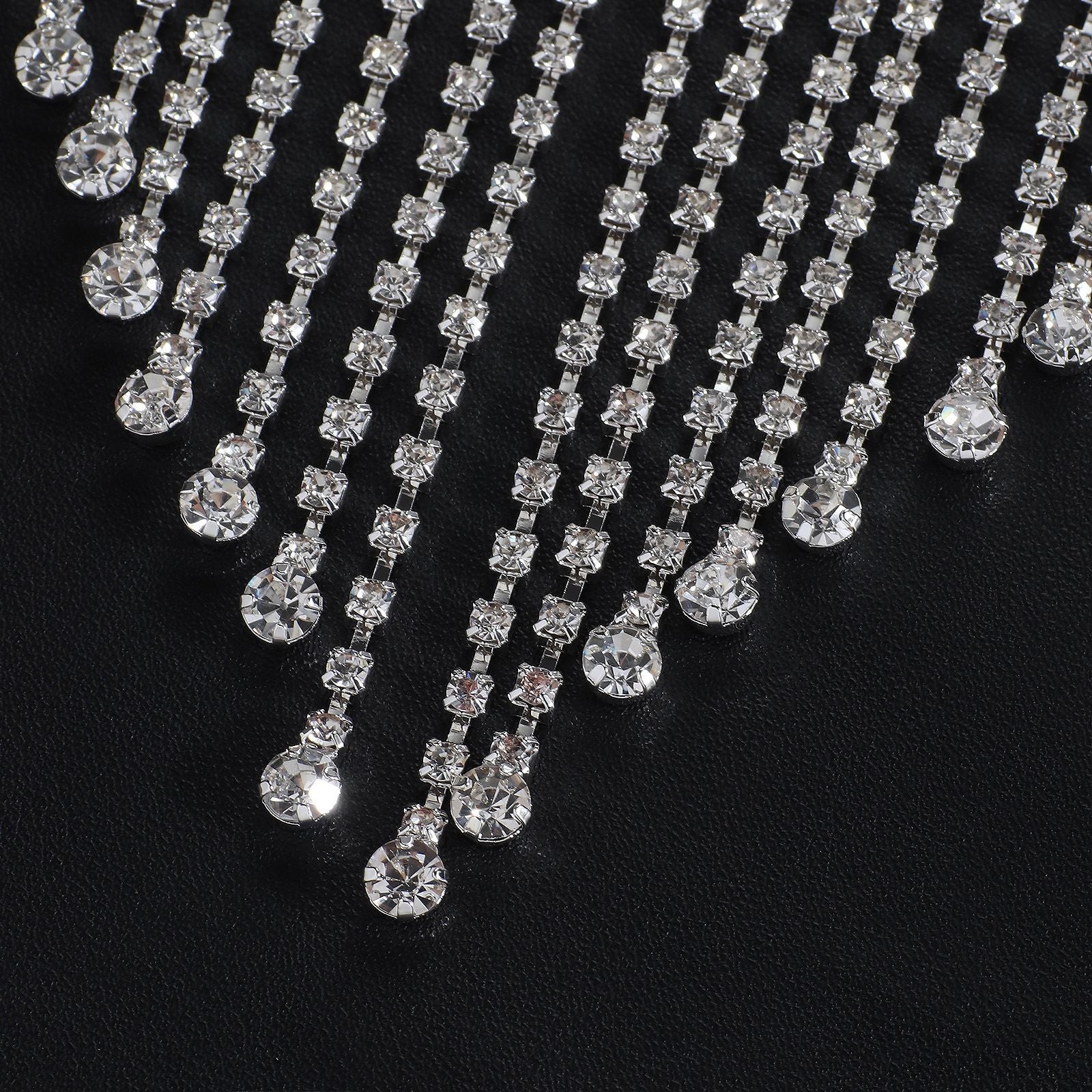 Cuore di Cristallo – Set con Reggiseno a Gabbia e Frange Luminose ADEA