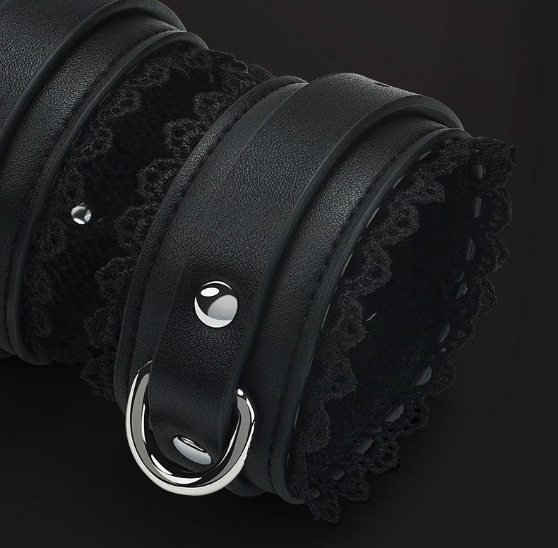 Luxurious 8-piece leather bondage set