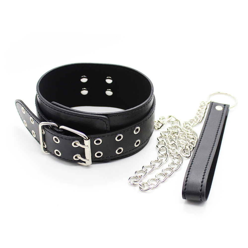 Leather bondage set with rivets