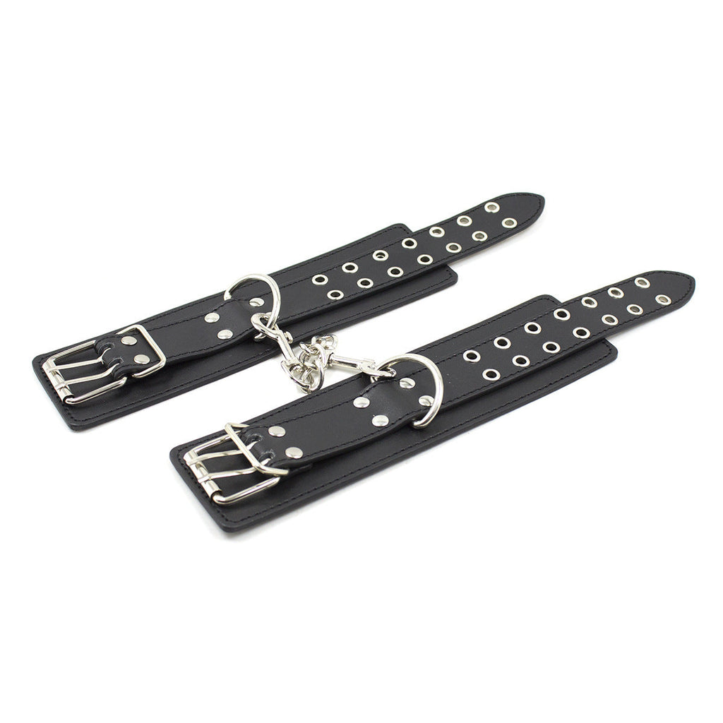 Leather bondage set with rivets